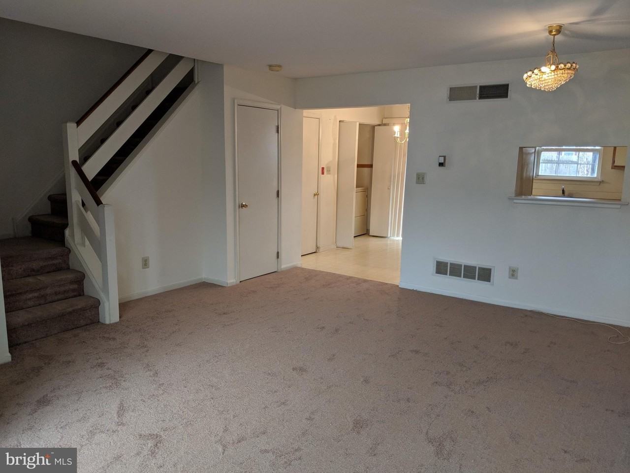 105 Periwinkle Dr - Photo 2 of 13