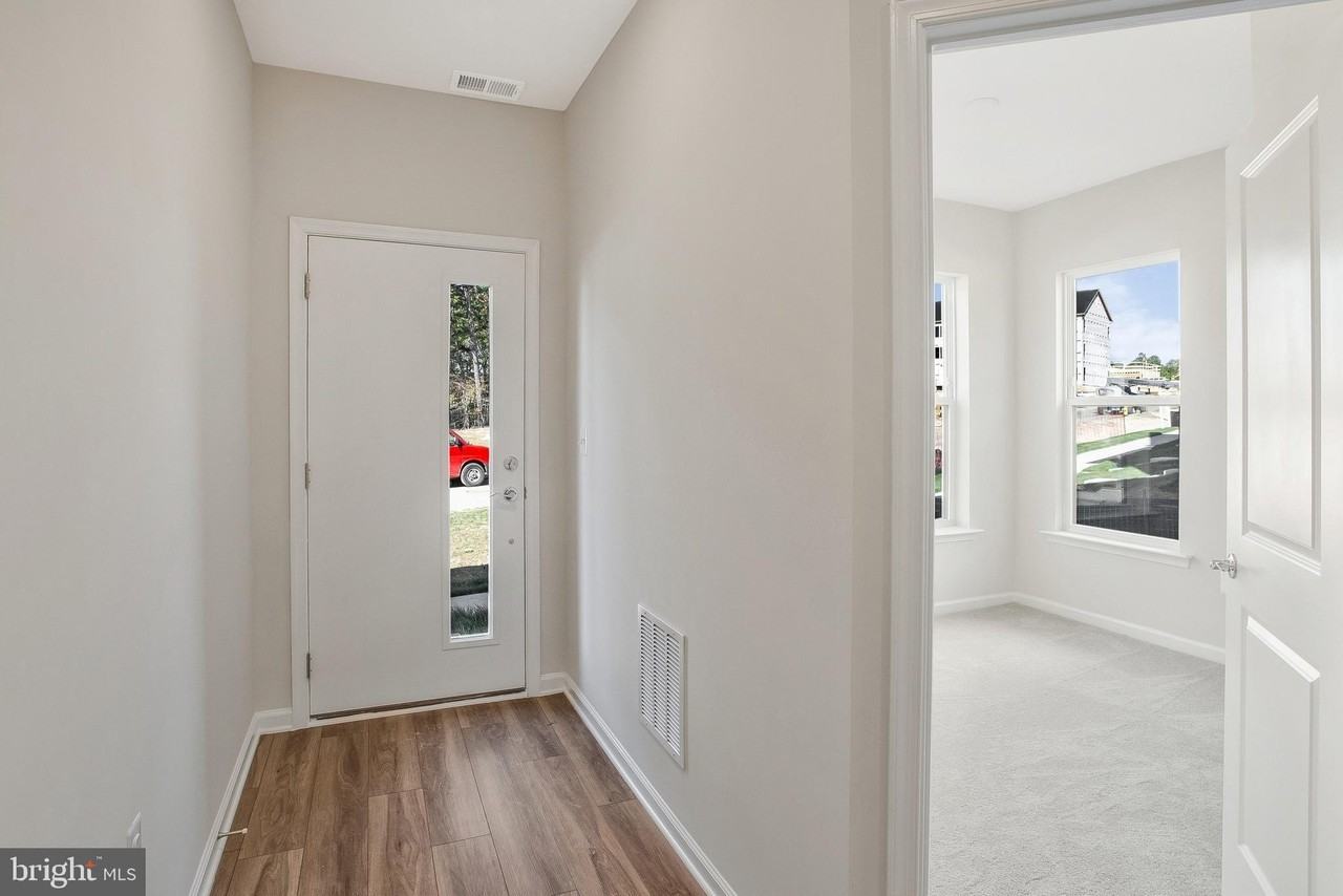 244 Mainstream Dr - Photo 2 of 36