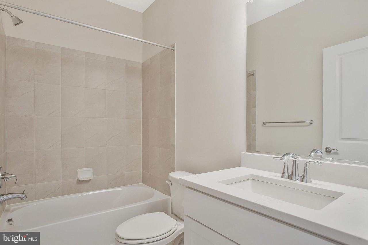 244 Mainstream Dr - Photo 3 of 36