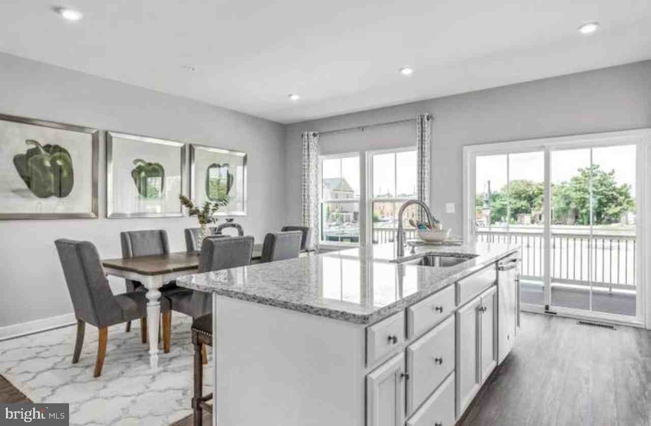 2926 Waterfront Rd - Photo 6 of 27