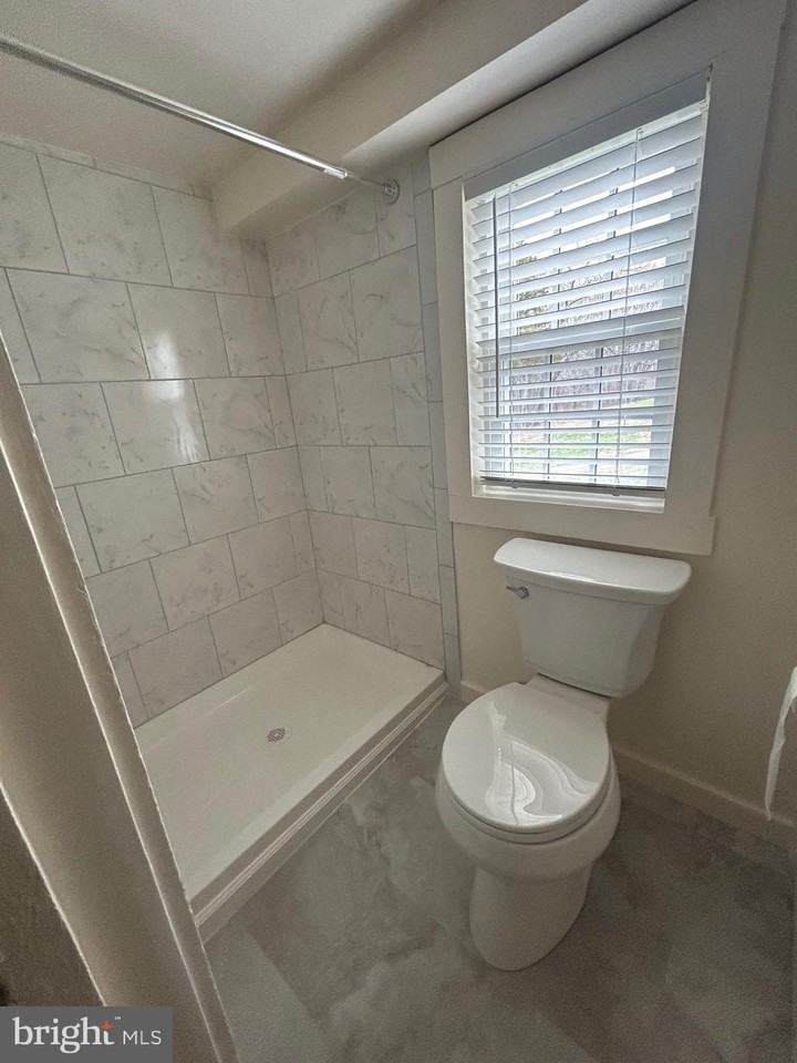 8170 Rose Hill Manor Pl - Photo 7 of 14