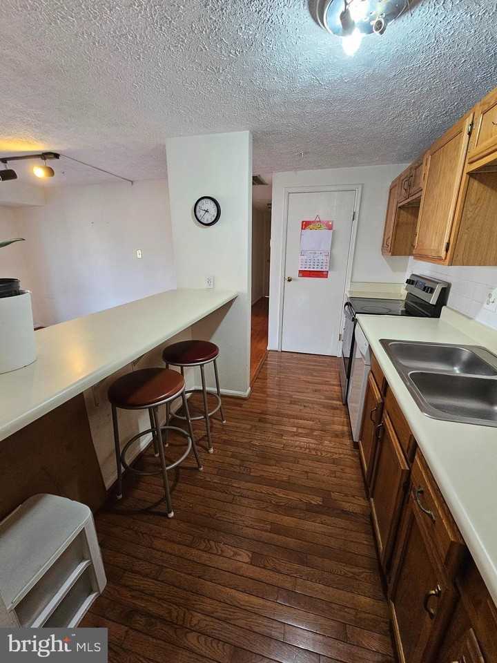 503 Palmtree Dr Apt 7 - Photo 5 of 14