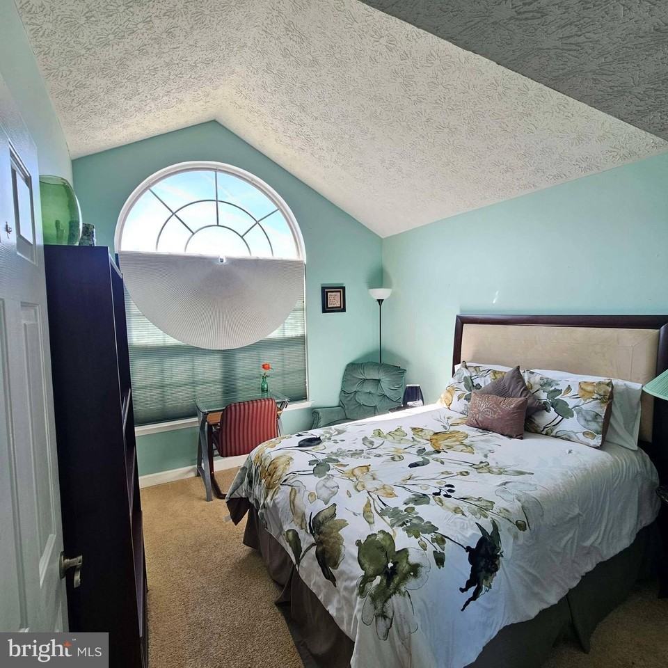 6600 Saint Ignatius Dr Apt 304 - Photo 7 of 21