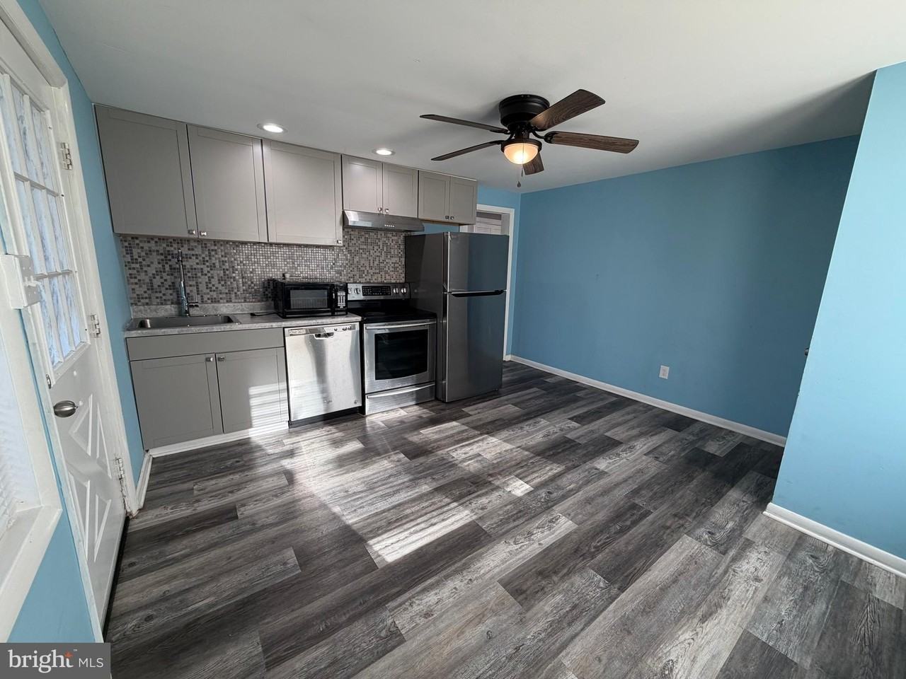 69 Berlin Rd Unit B - Photo 3 of 18