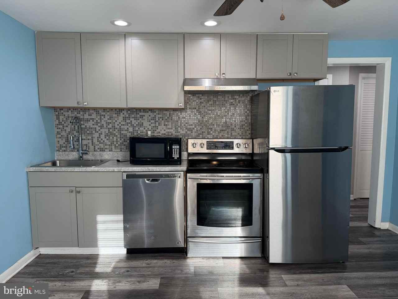 69 Berlin Rd Unit B - Photo 4 of 18