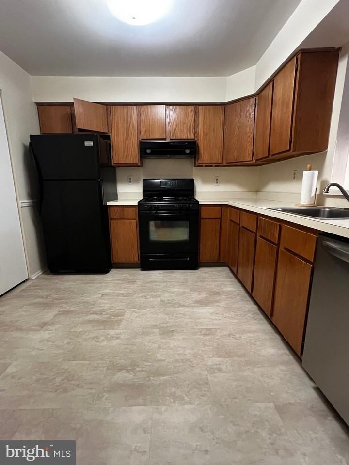 181 Wyndham Pl - Photo 7 of 21