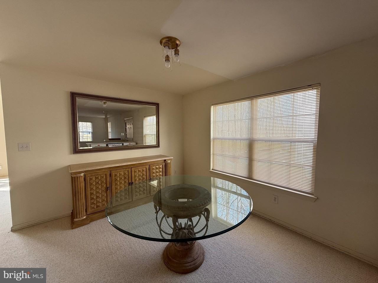 256 Fountayne Ln - Photo 7 of 19