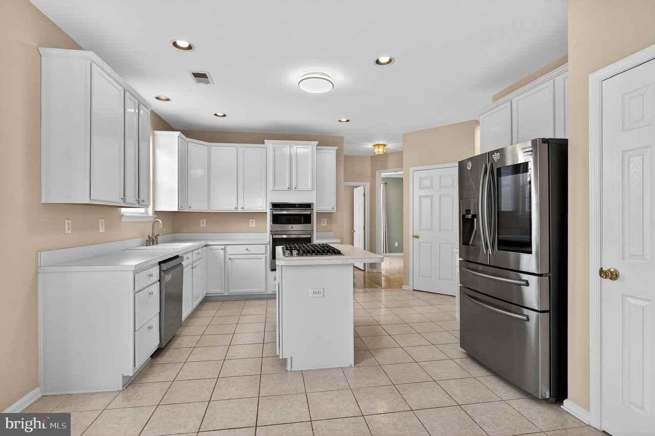 2 Berwick Cir - Photo 5 of 29