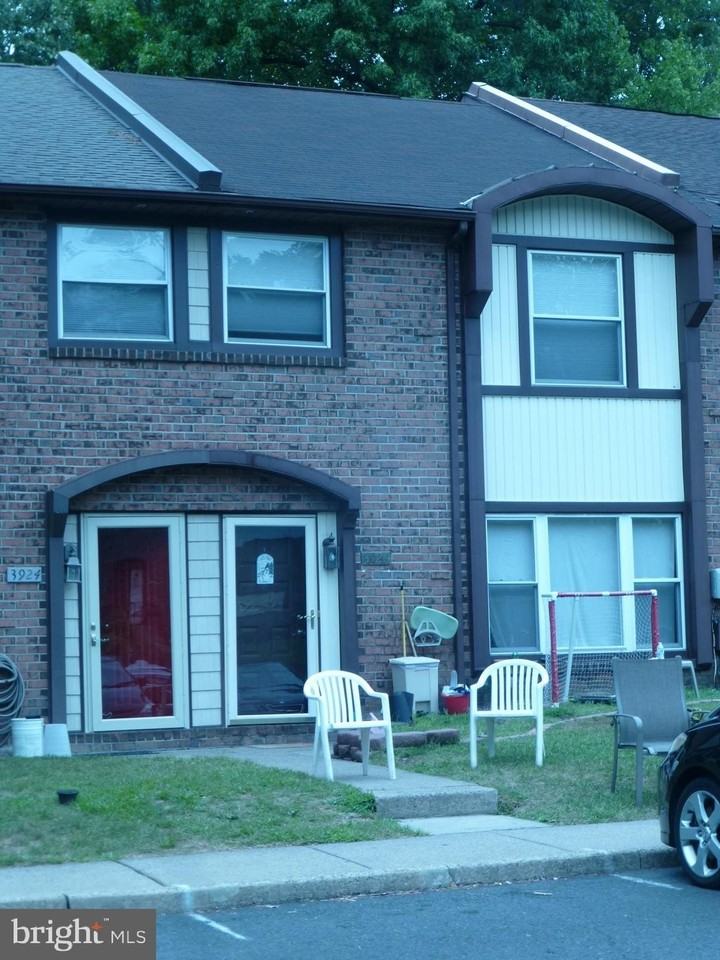 3926 Wrexham Ct - Photo 2 of 12