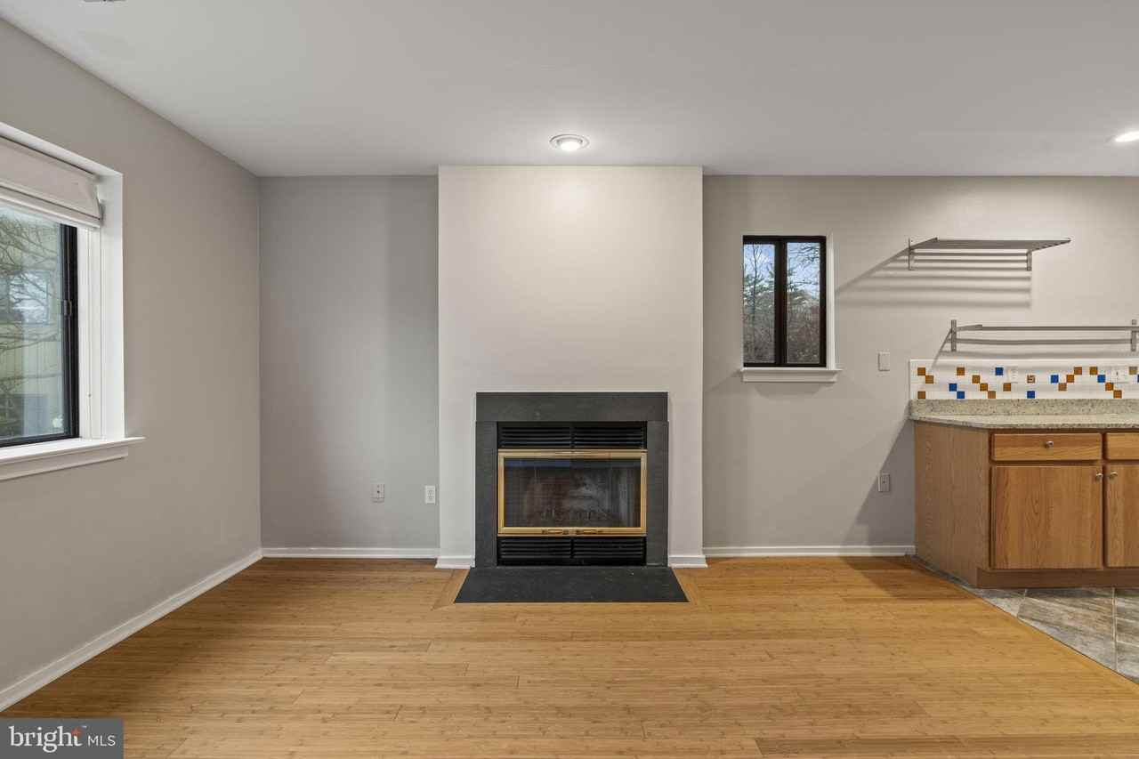 431 Lynetree Dr - Photo 7 of 21