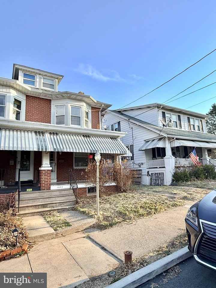 1203 Cherry St - Photo 2 of 24