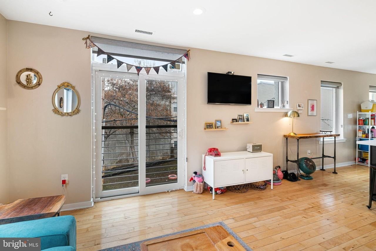 847 N 16th St Apt 3 - Photo 4 of 26