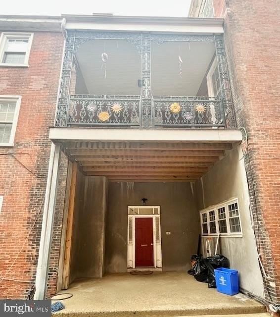 708 N Franklin St Fl 3 - Photo 5 of 37