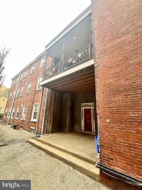 708 N Franklin St Fl 3 - Photo 6 of 37