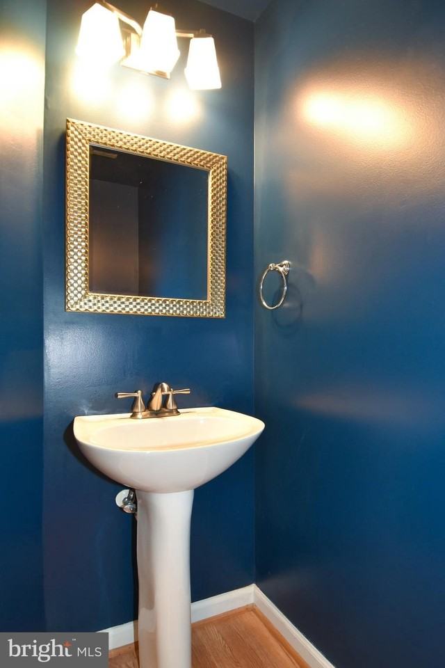 5987 Edgehill Ct - Photo 4 of 32