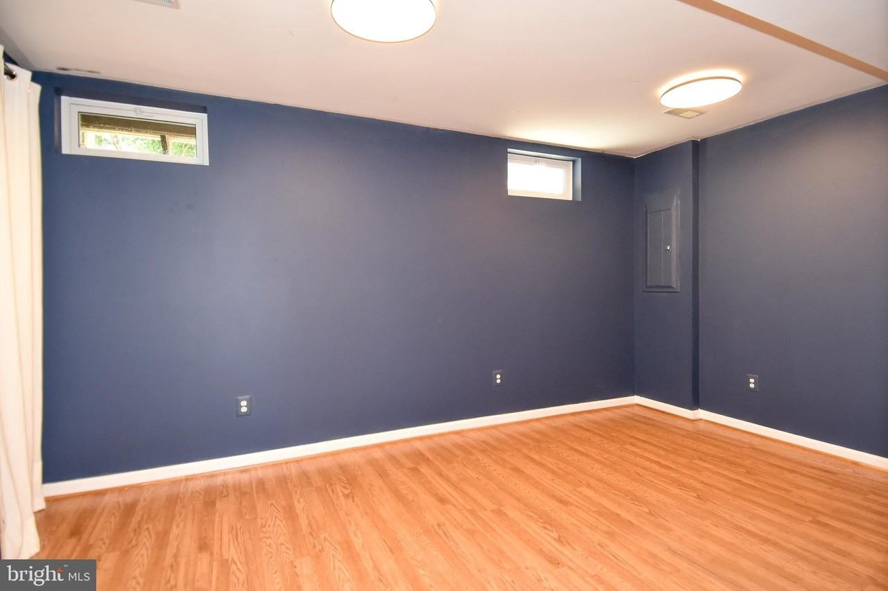 5987 Edgehill Ct - Photo 5 of 32