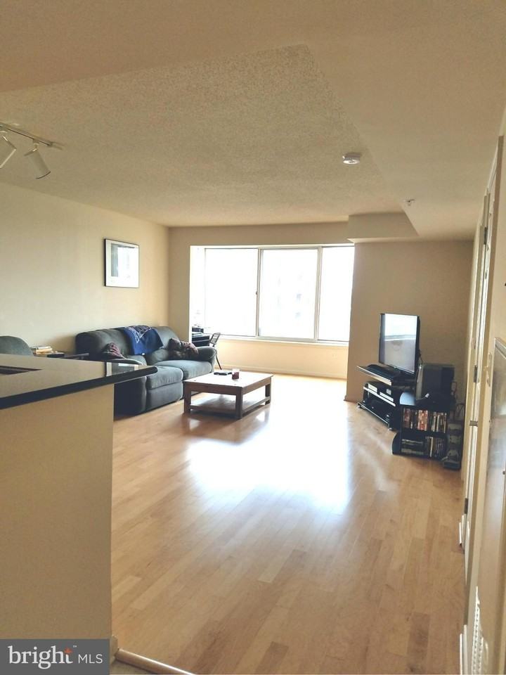 2726 Gallows Rd Apt 814 - Photo 4 of 12