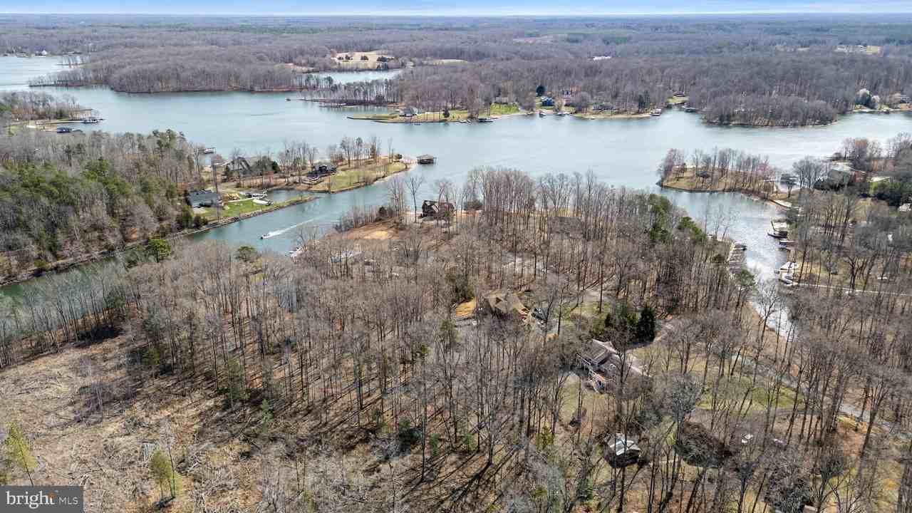 215 Lakewood Landing Dr - Photo 4 of 50