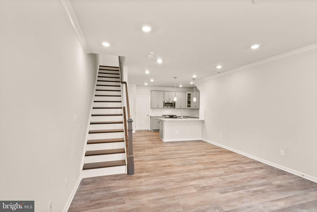 43361 Radford Divide Ter - Photo 5 of 50