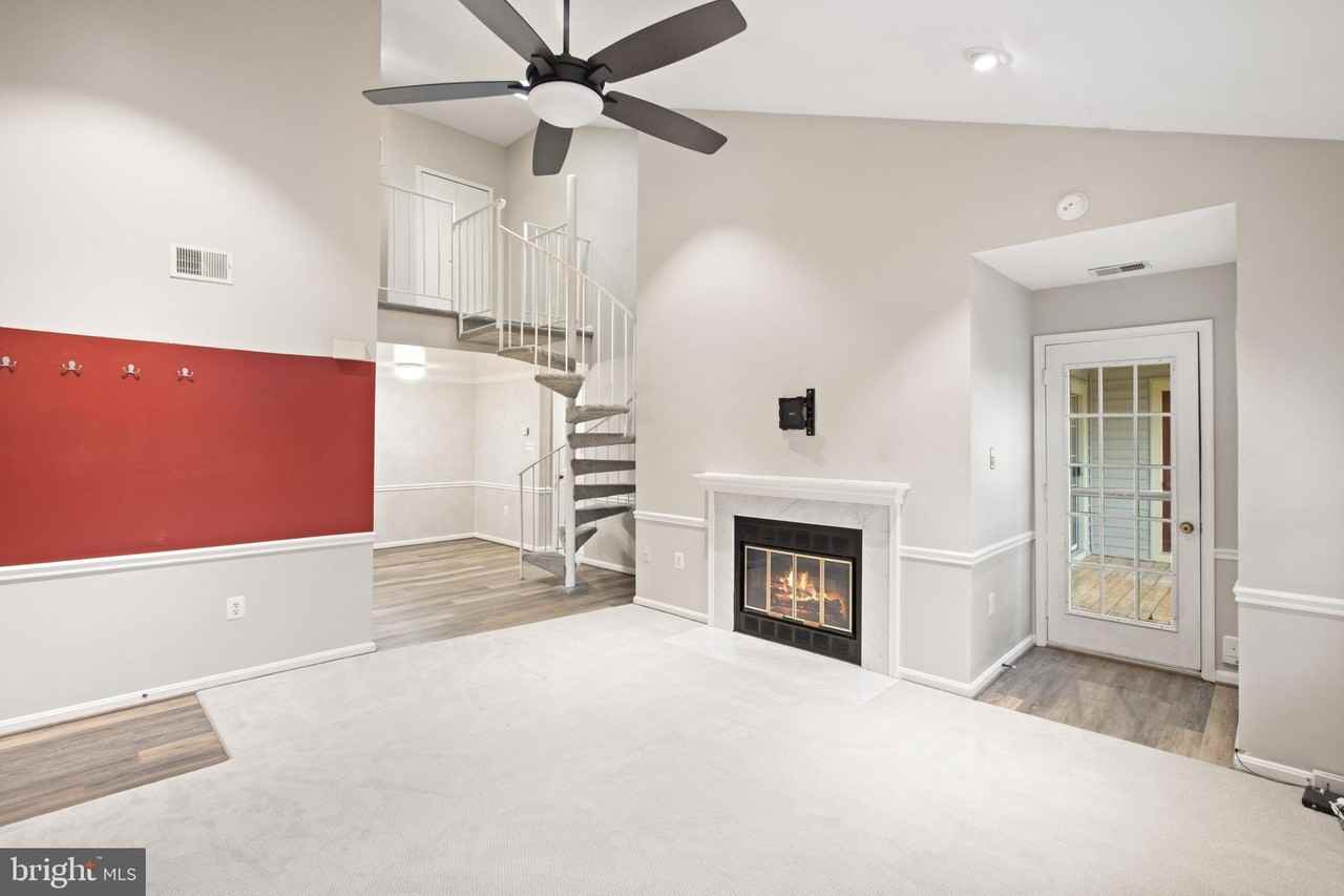 12263 Wadsworth Way - Photo 3 of 18