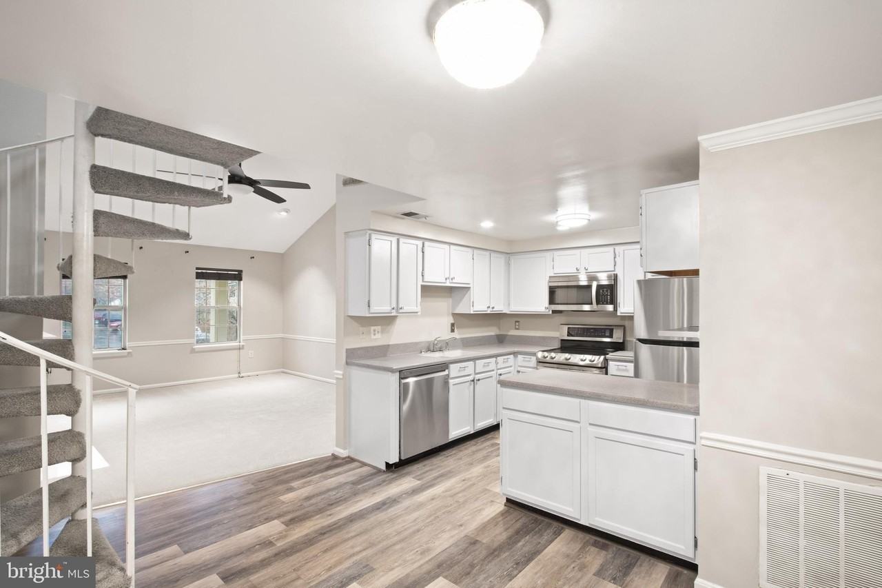 12263 Wadsworth Way - Photo 5 of 18