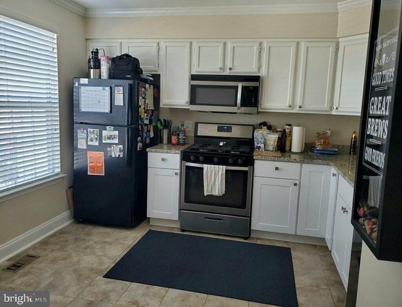 1959 Fort Monroe Ct - Photo 2 of 10