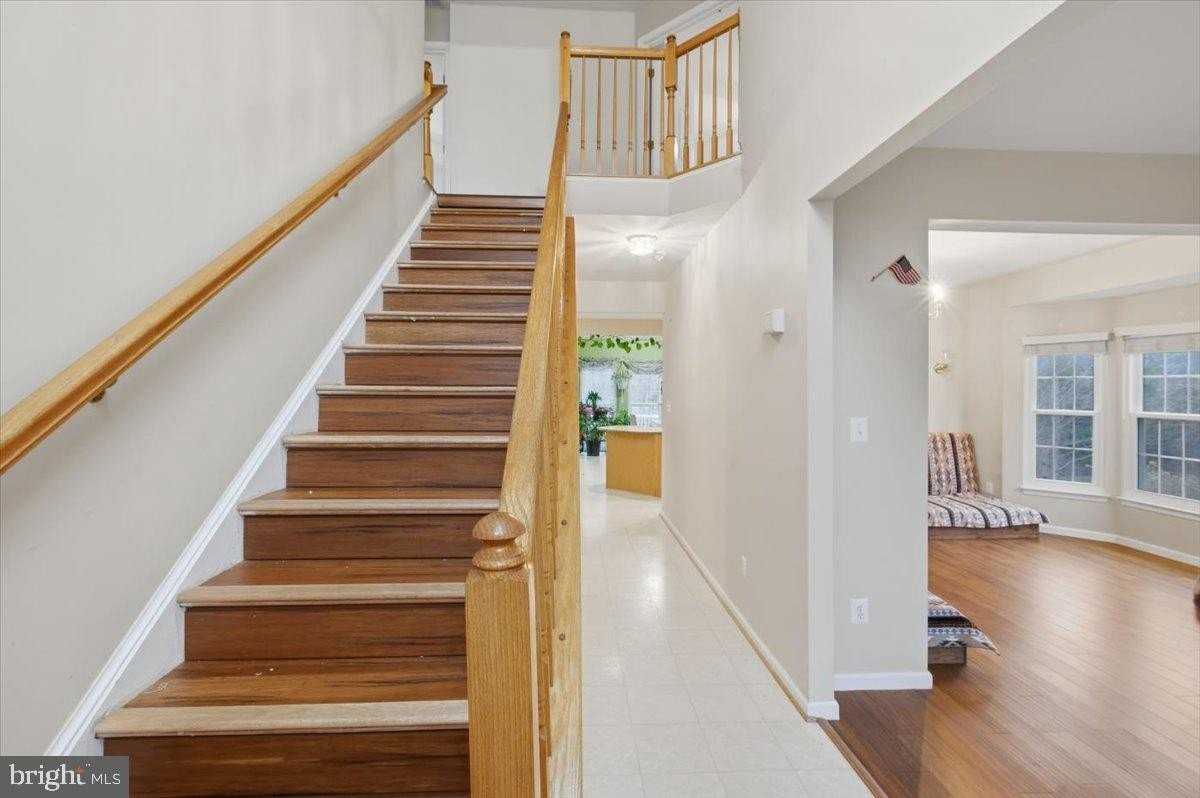 6914 S Dewey Ct - Photo 5 of 36