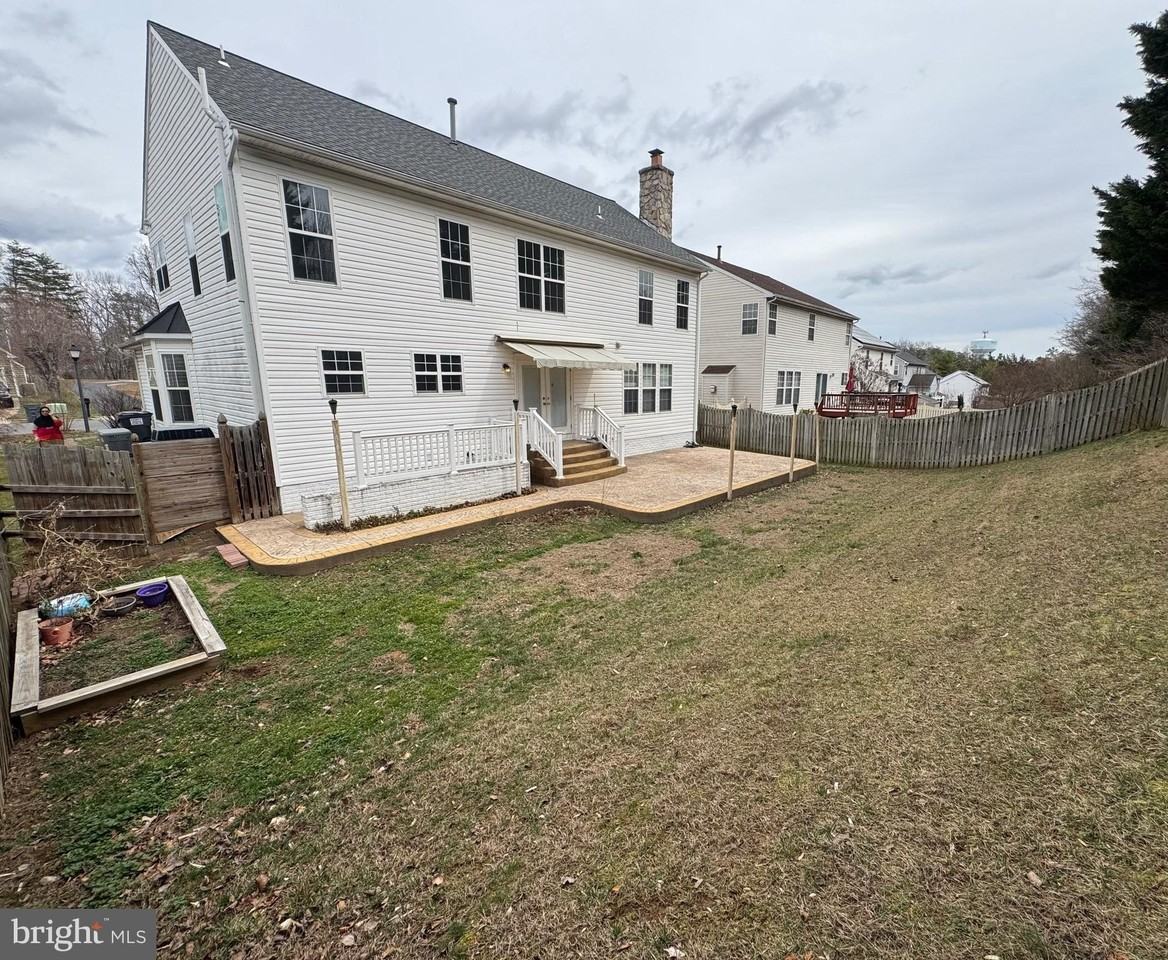 29 Newbury Dr - Photo 2 of 21