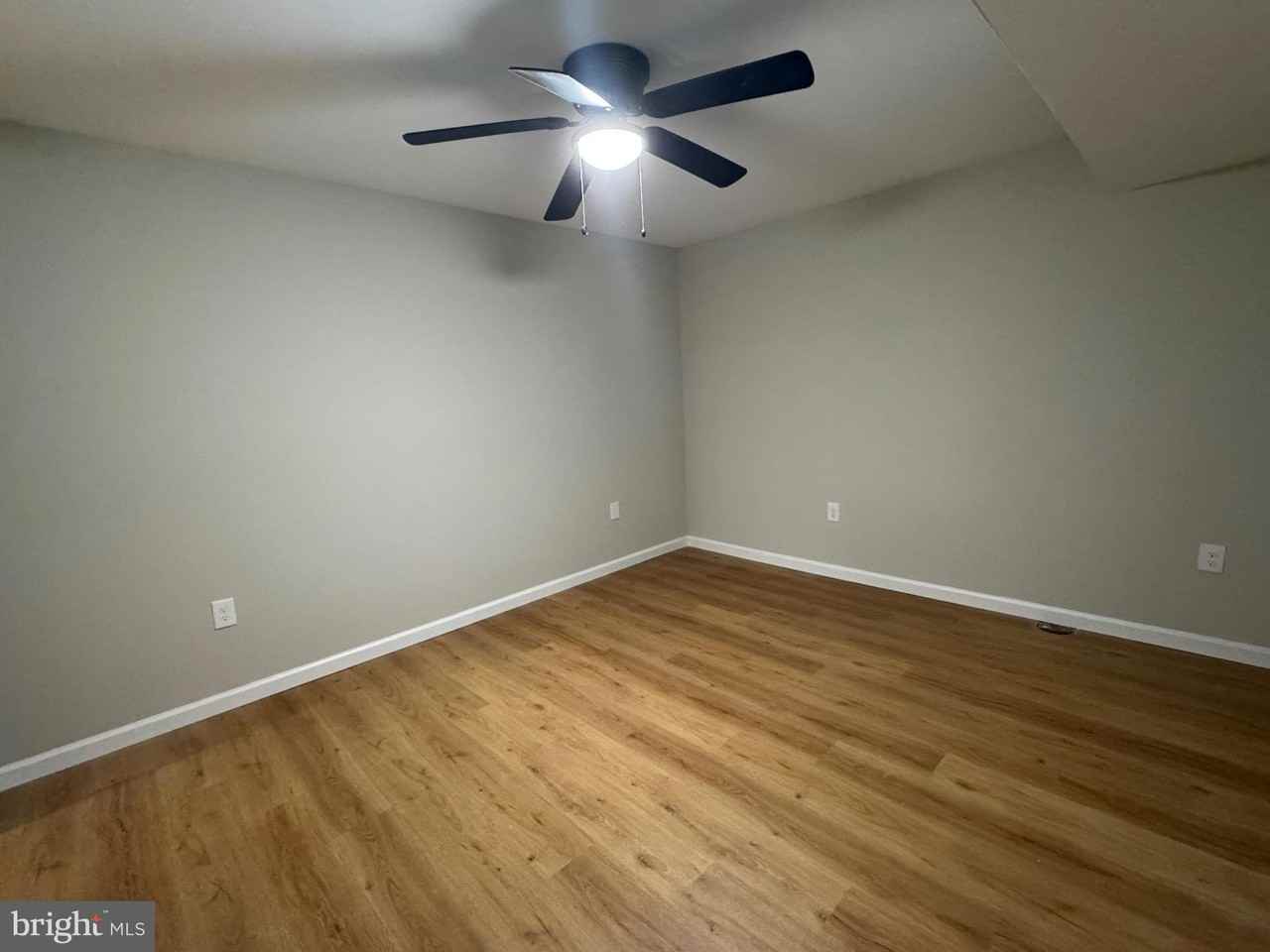 29 Newbury Dr - Photo 7 of 21