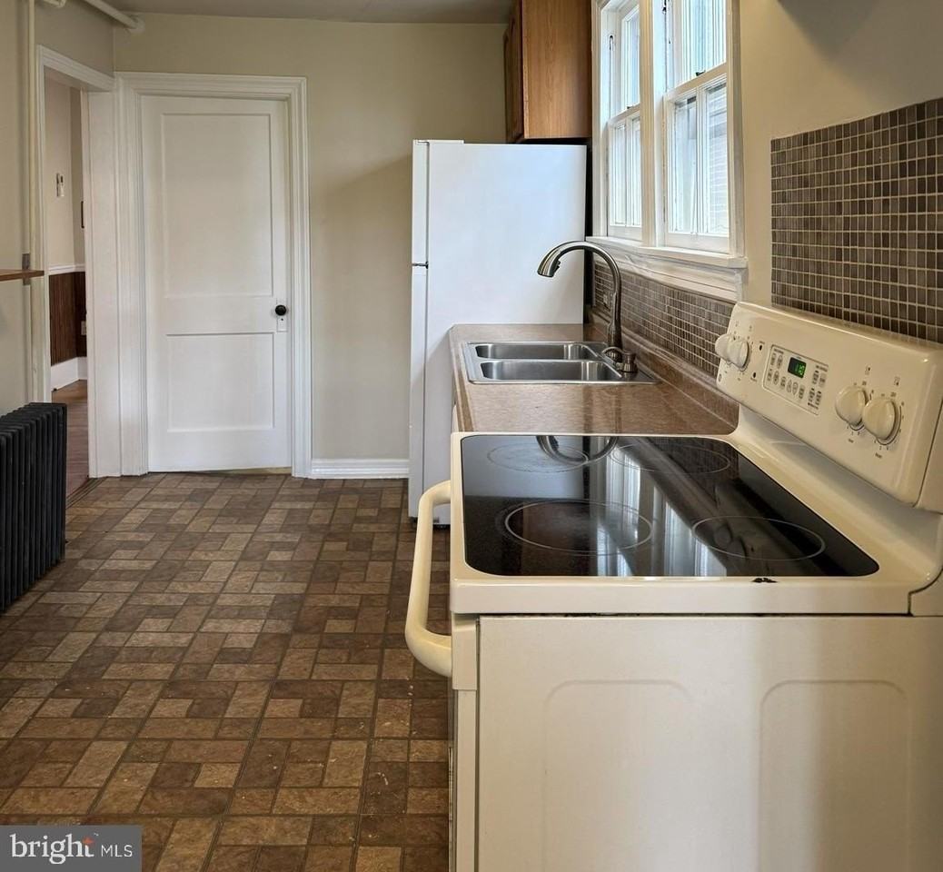 211 S Maple Ave - Photo 7 of 21