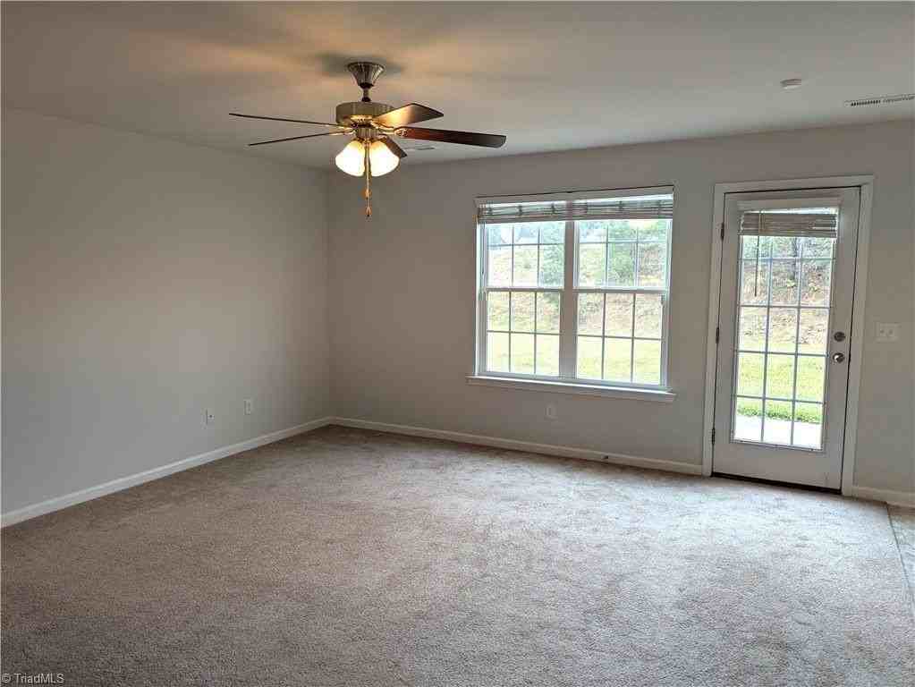 2040 Perrin Ct - Photo 3 of 22