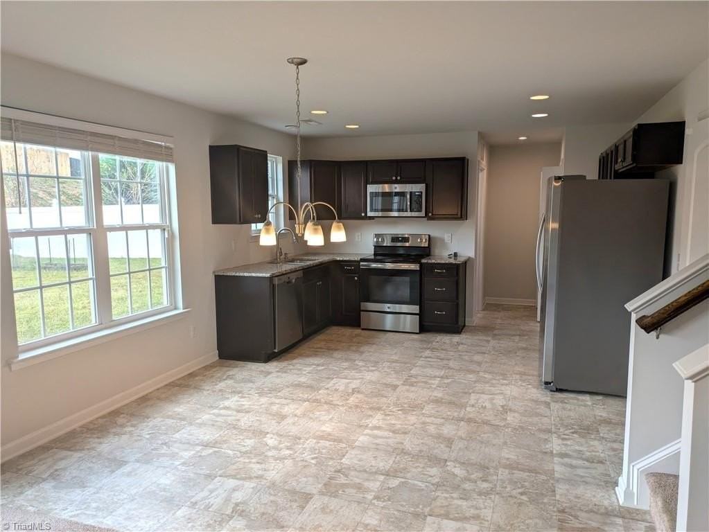 2040 Perrin Ct - Photo 4 of 22