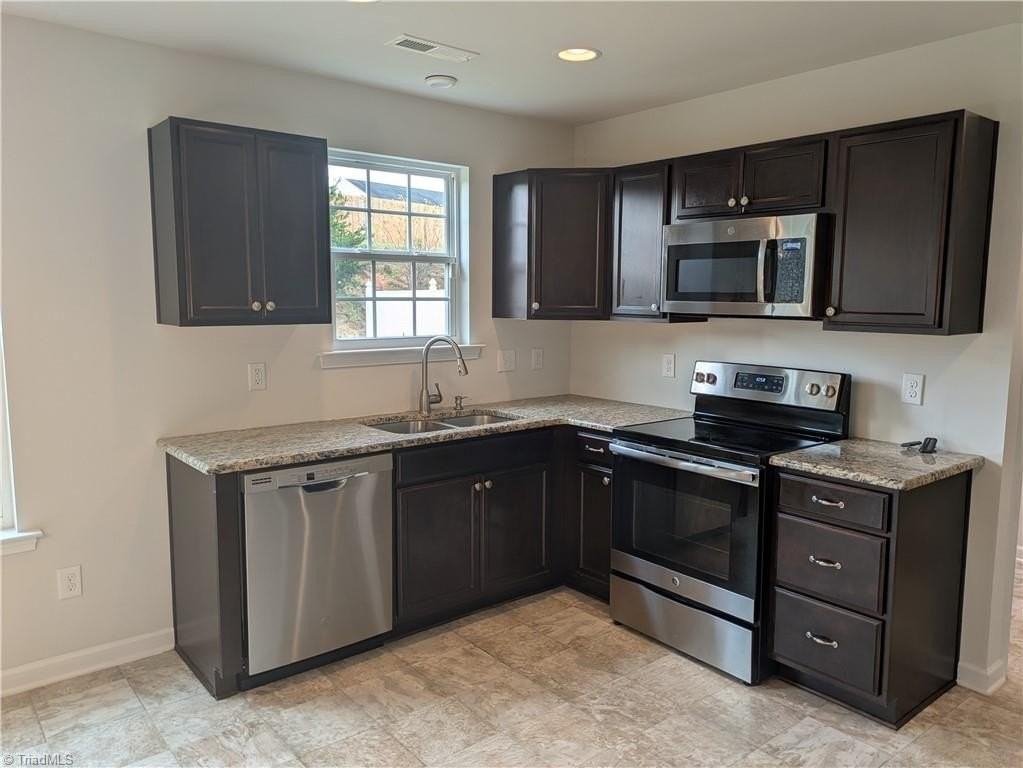 2040 Perrin Ct - Photo 6 of 22