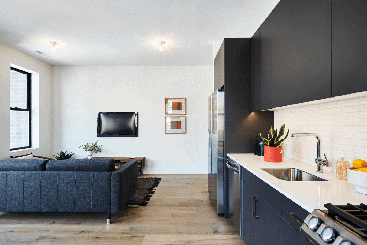 1847 North Humboldt Boulevard - Photo 4 of 31