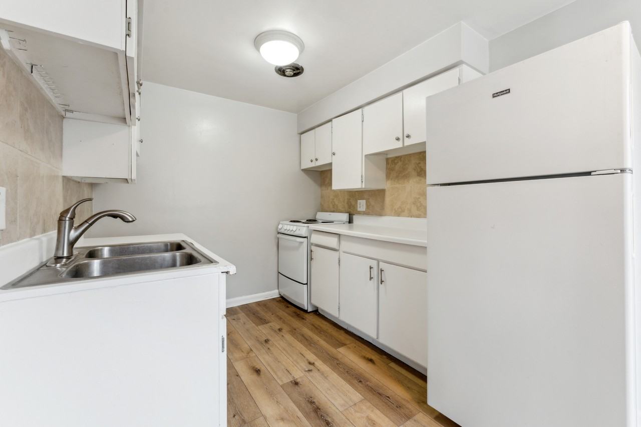 2451 S Gaylord ST - Photo 2 of 7