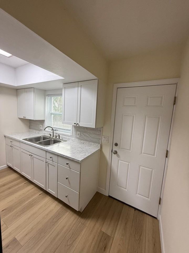 Betty Lane - Photo 2 of 16