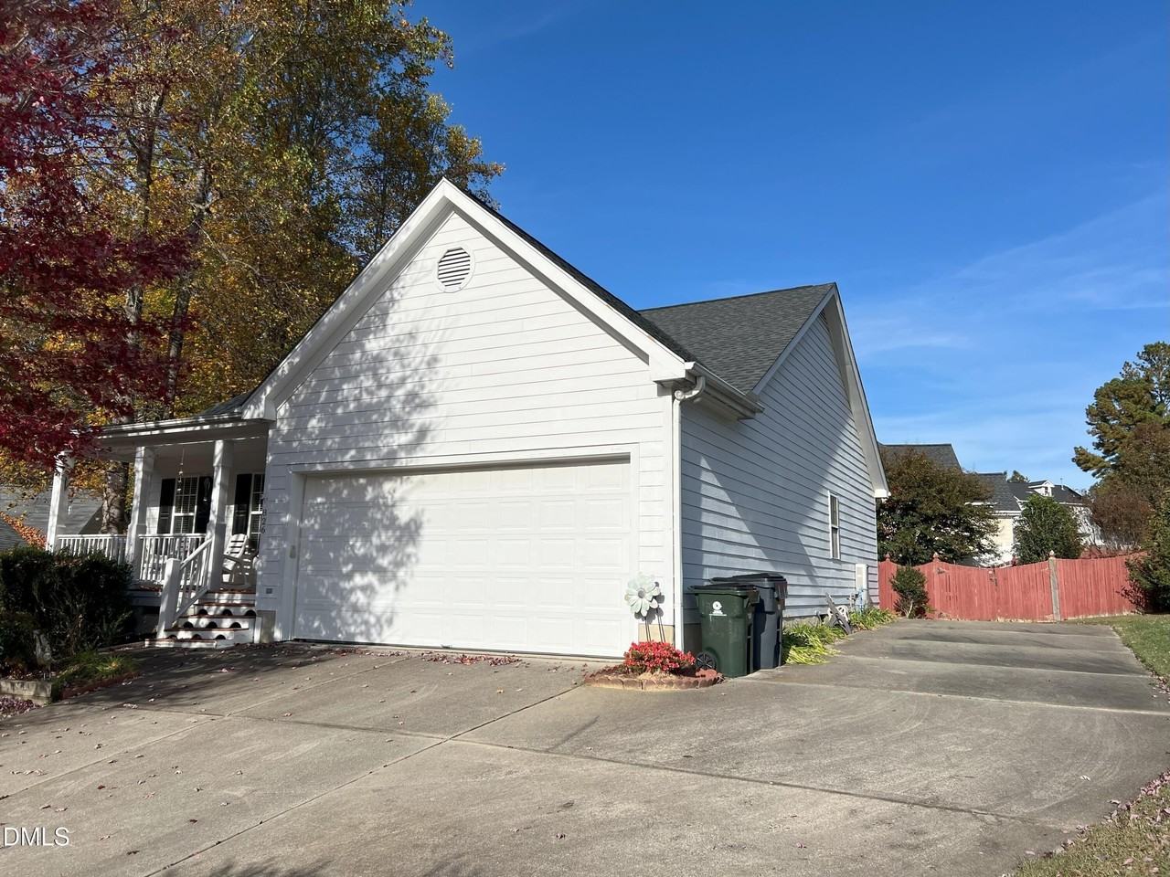 826 Shackleton Rd - Photo 2 of 27