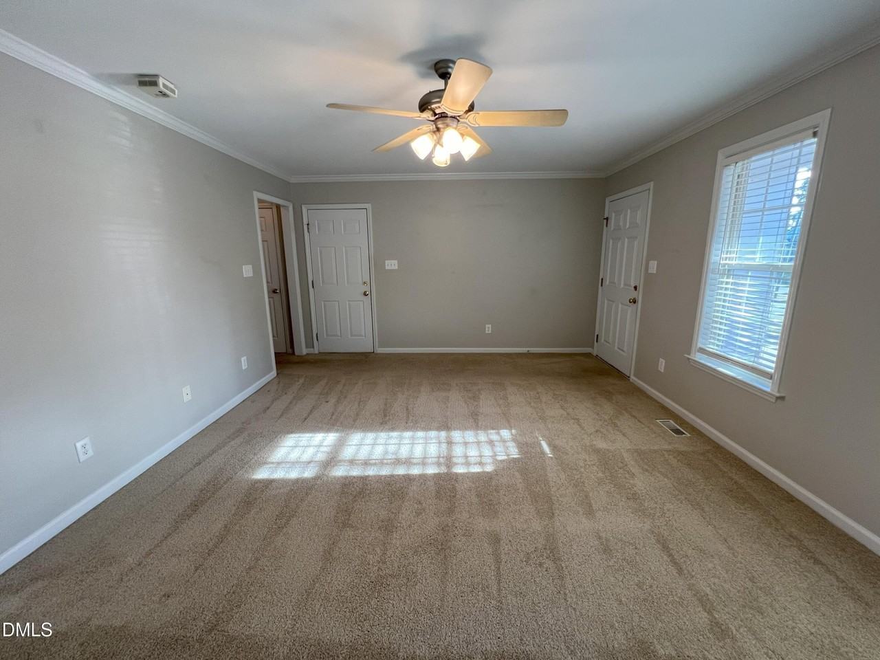 826 Shackleton Rd - Photo 5 of 27