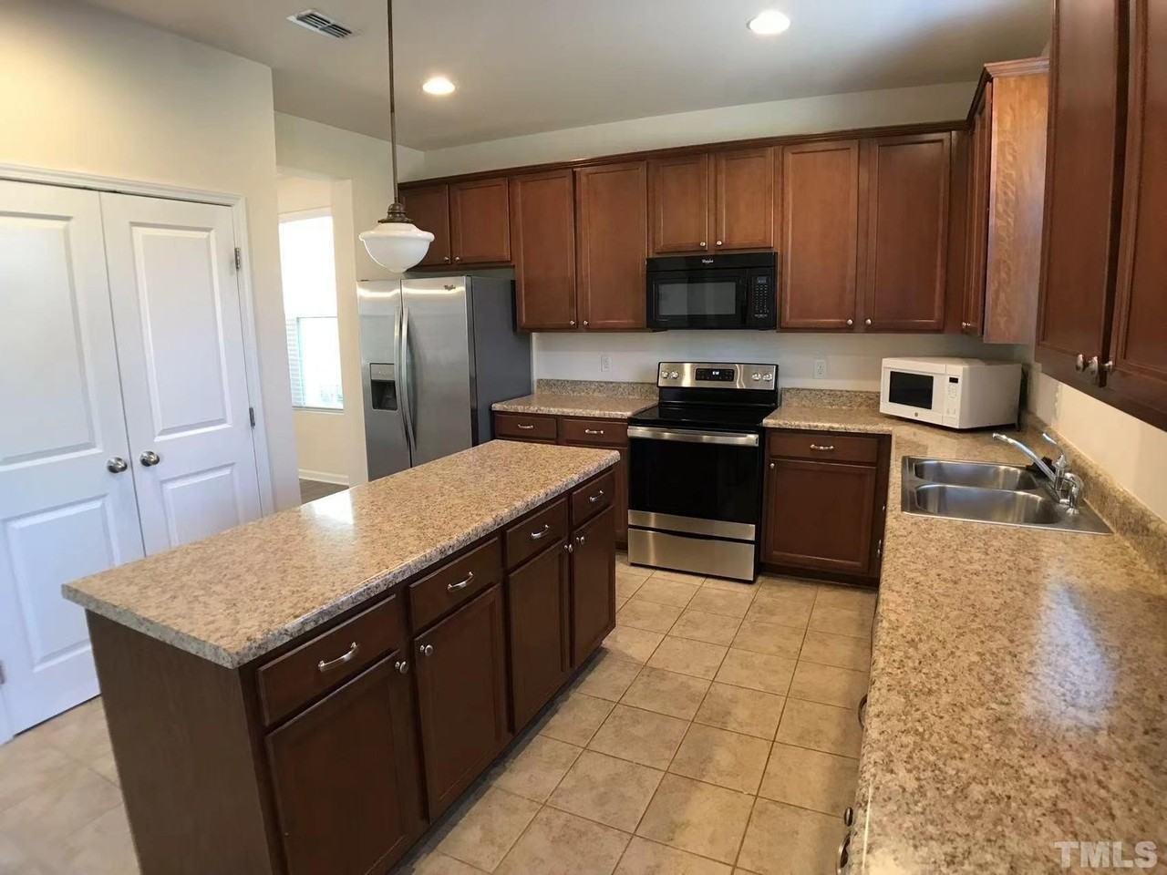 115 Glenview Ln - Photo 5 of 50