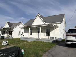 featured image of 315 N Highland Ave