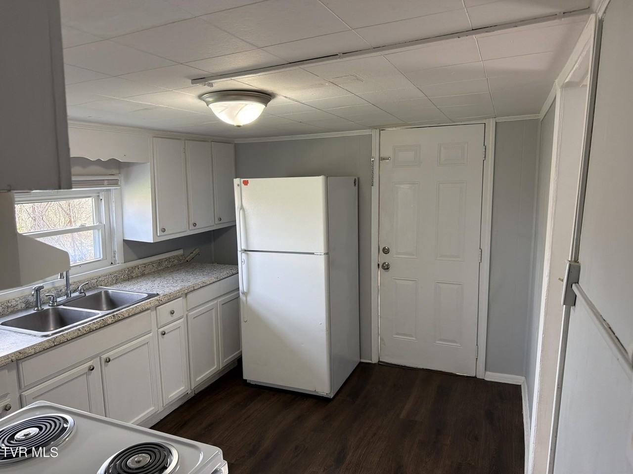 315 N Highland Ave - Photo 4 of 18