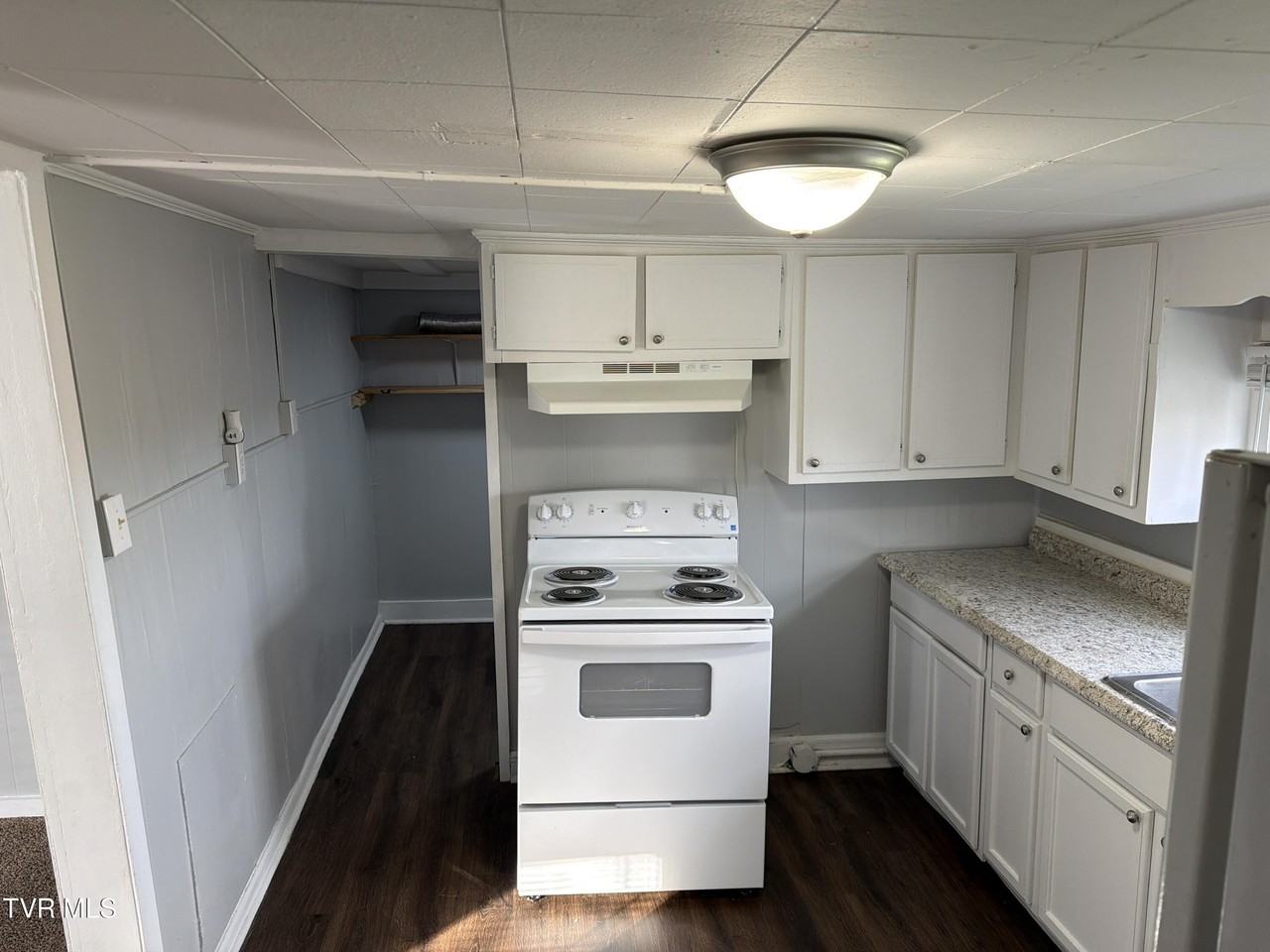 315 N Highland Ave - Photo 5 of 18