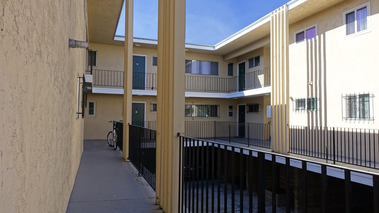 2910 Wheeler Street - Photo 4 of 31