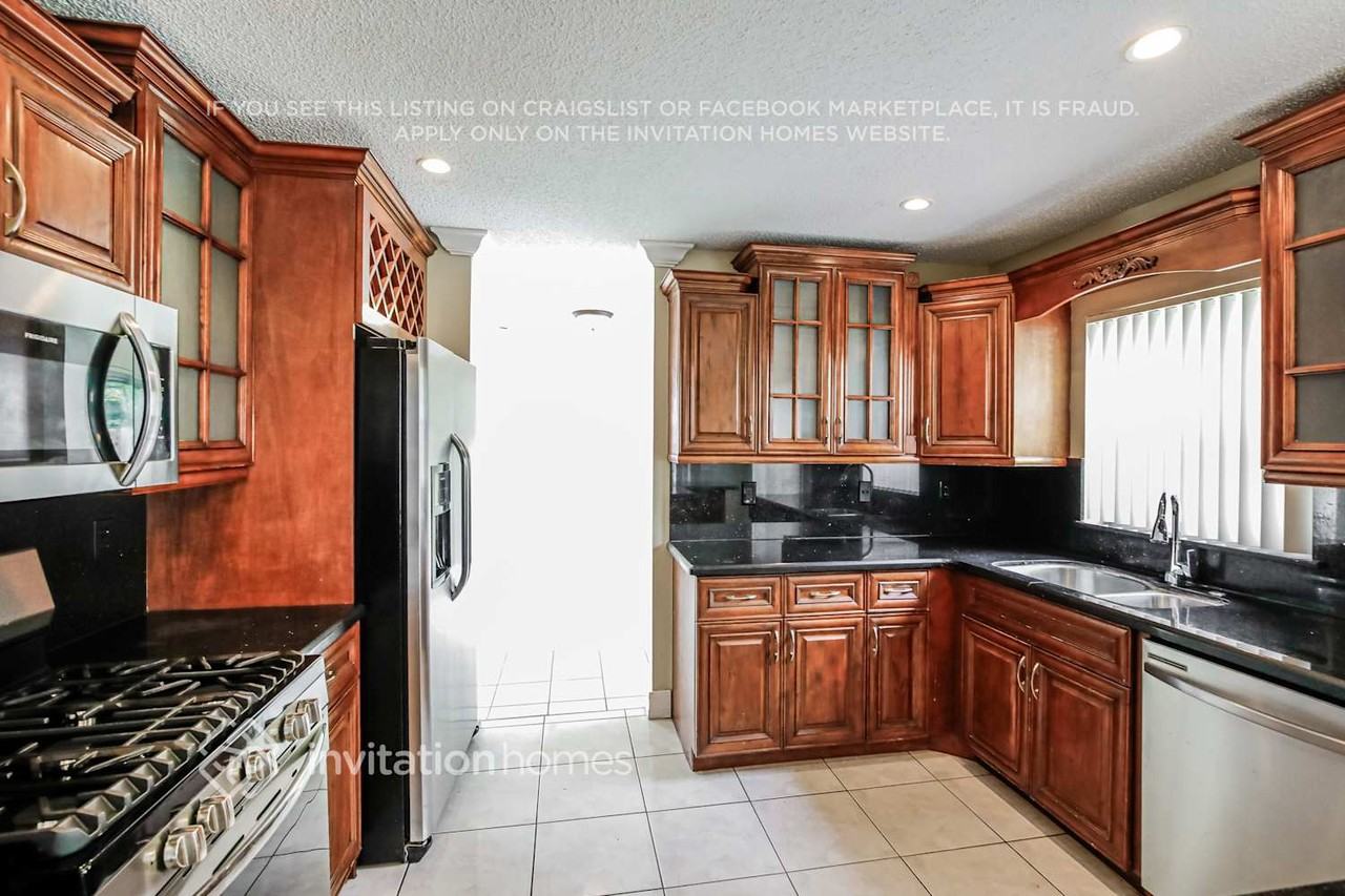 3088 Nw 123rd Ter - Photo 7 of 18