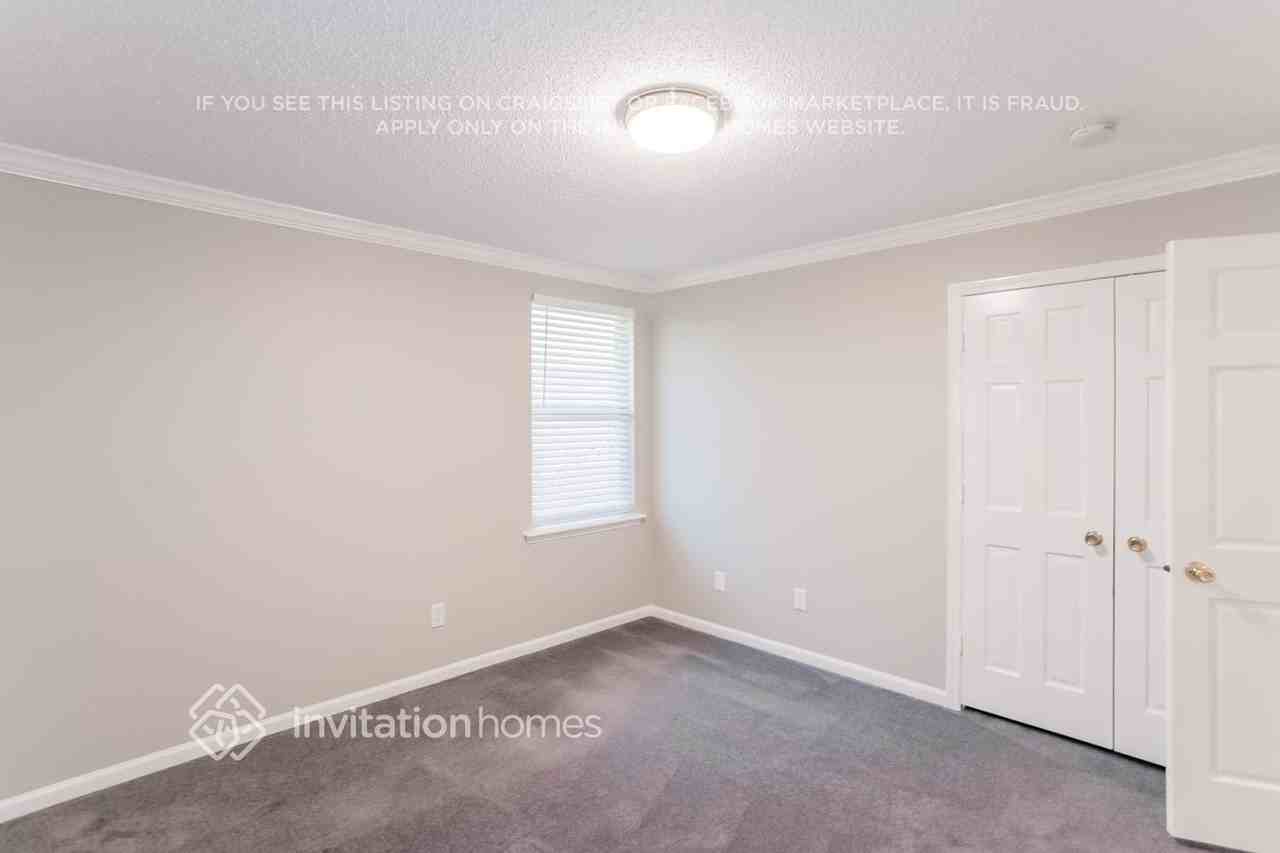 1828 Lariat Dr - Photo 7 of 14