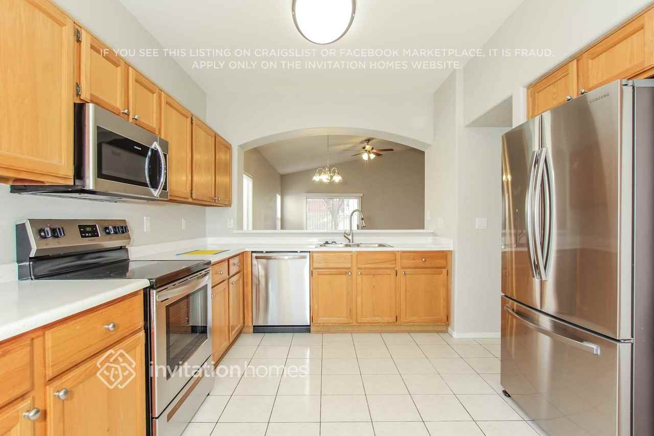 17609 N 14th St - Photo 5 of 14