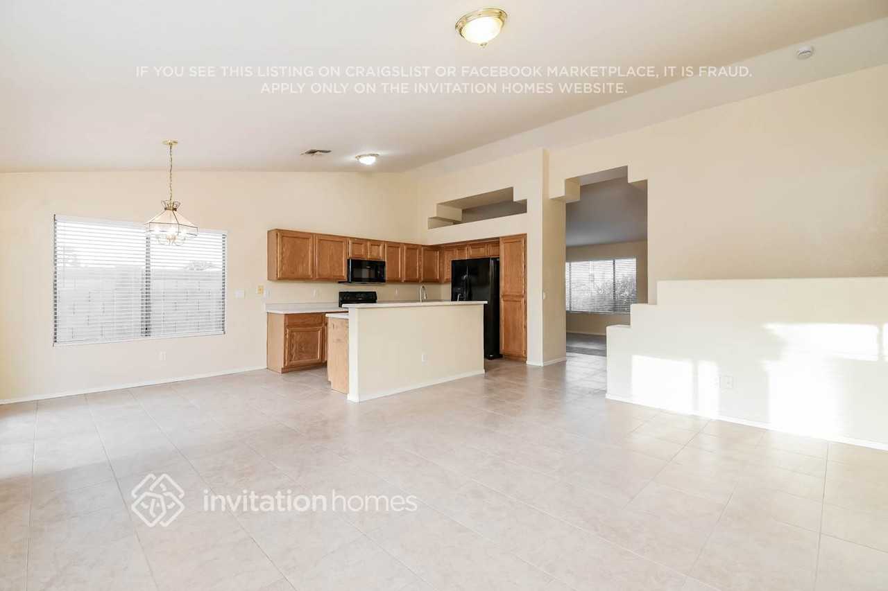 775 S Lanus Dr - Photo 6 of 17