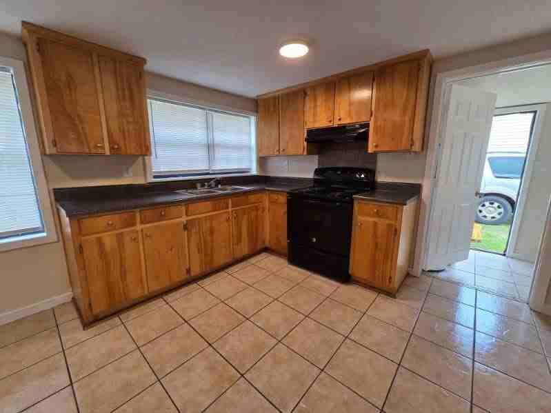 Pecan Grove - Photo 7 of 15