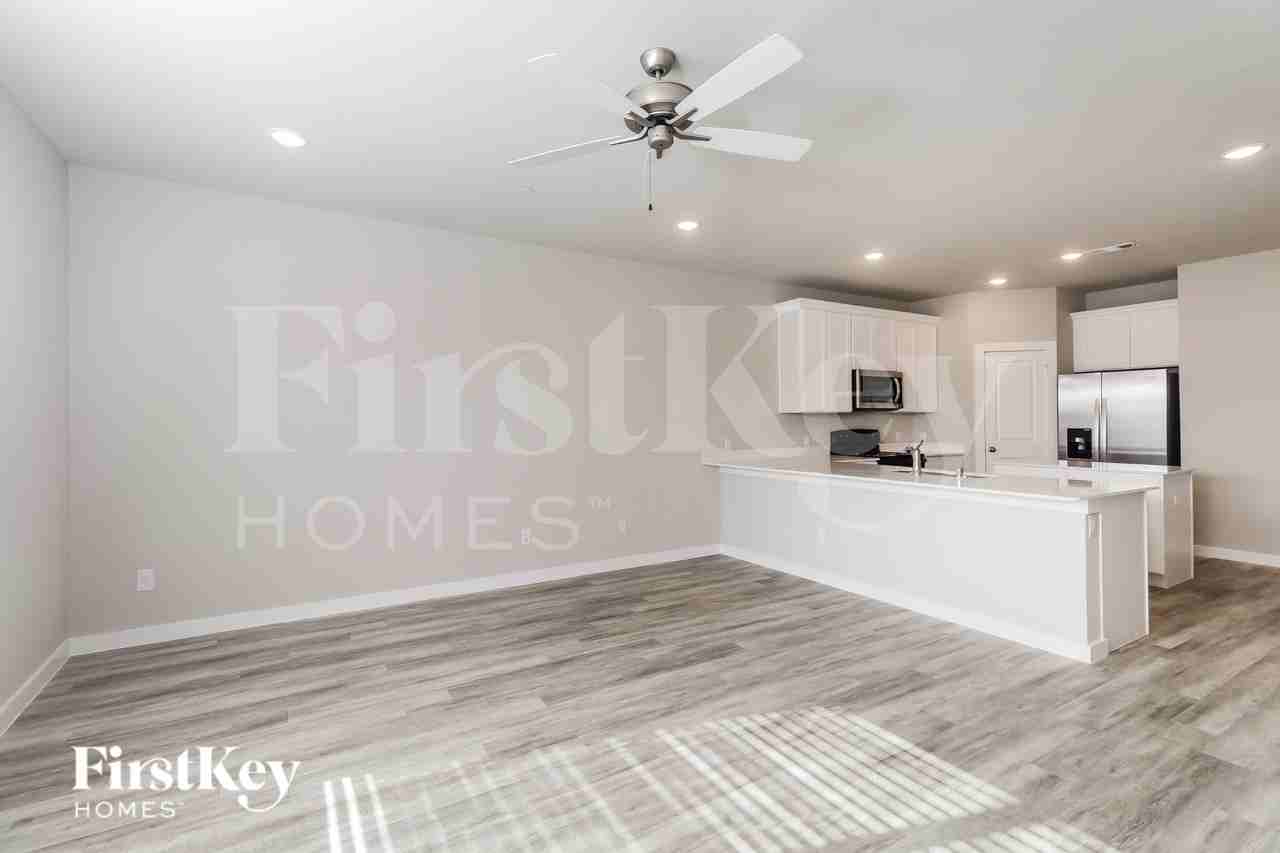 332 Niki Dr - Photo 5 of 15
