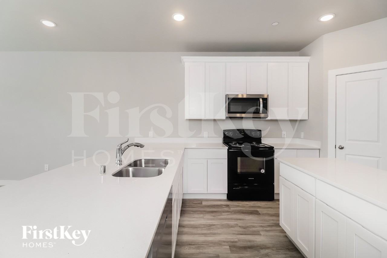 332 Niki Dr - Photo 6 of 15